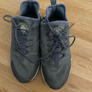 Grey Nike Air Huarache - Women Size 7